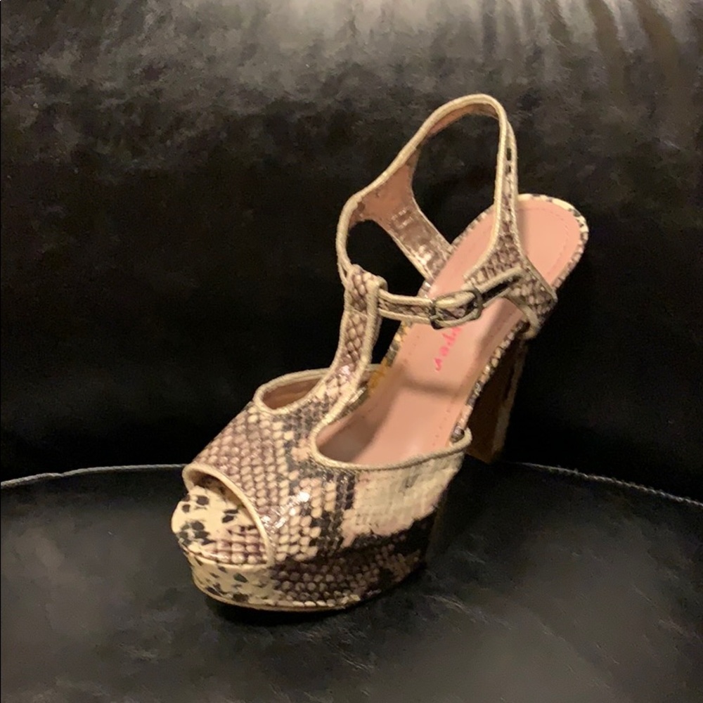 Pink & Pepper Snake Style heel shoes